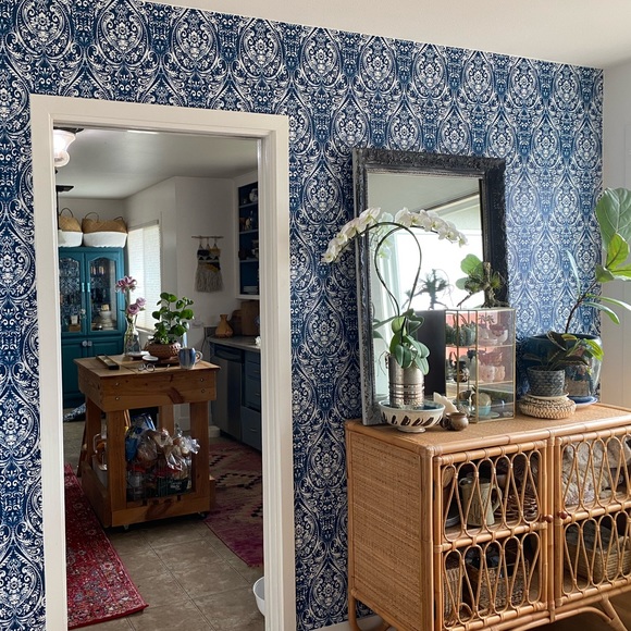 💋MEET YOUR SELLER/BUYER/DESIGNER 💋 - Picture 2 of 8